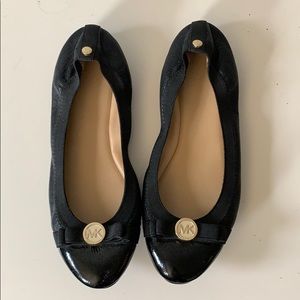 Michael Kors black flats!